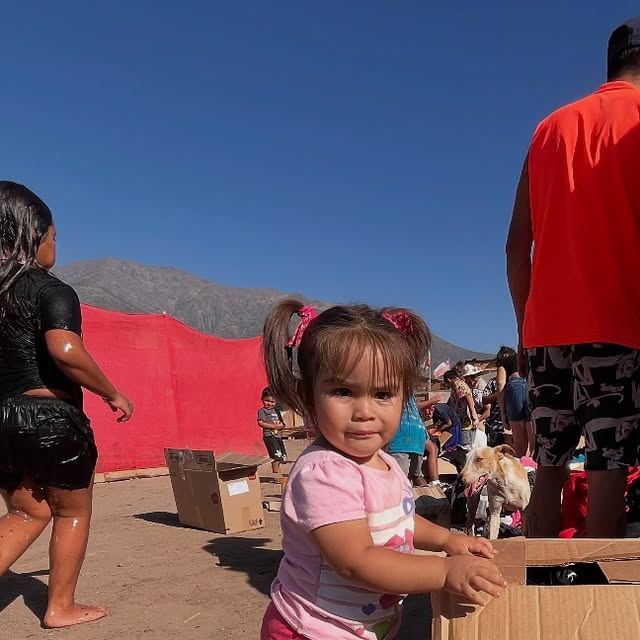 Niña en el Campamento Dignidad, enero 2025